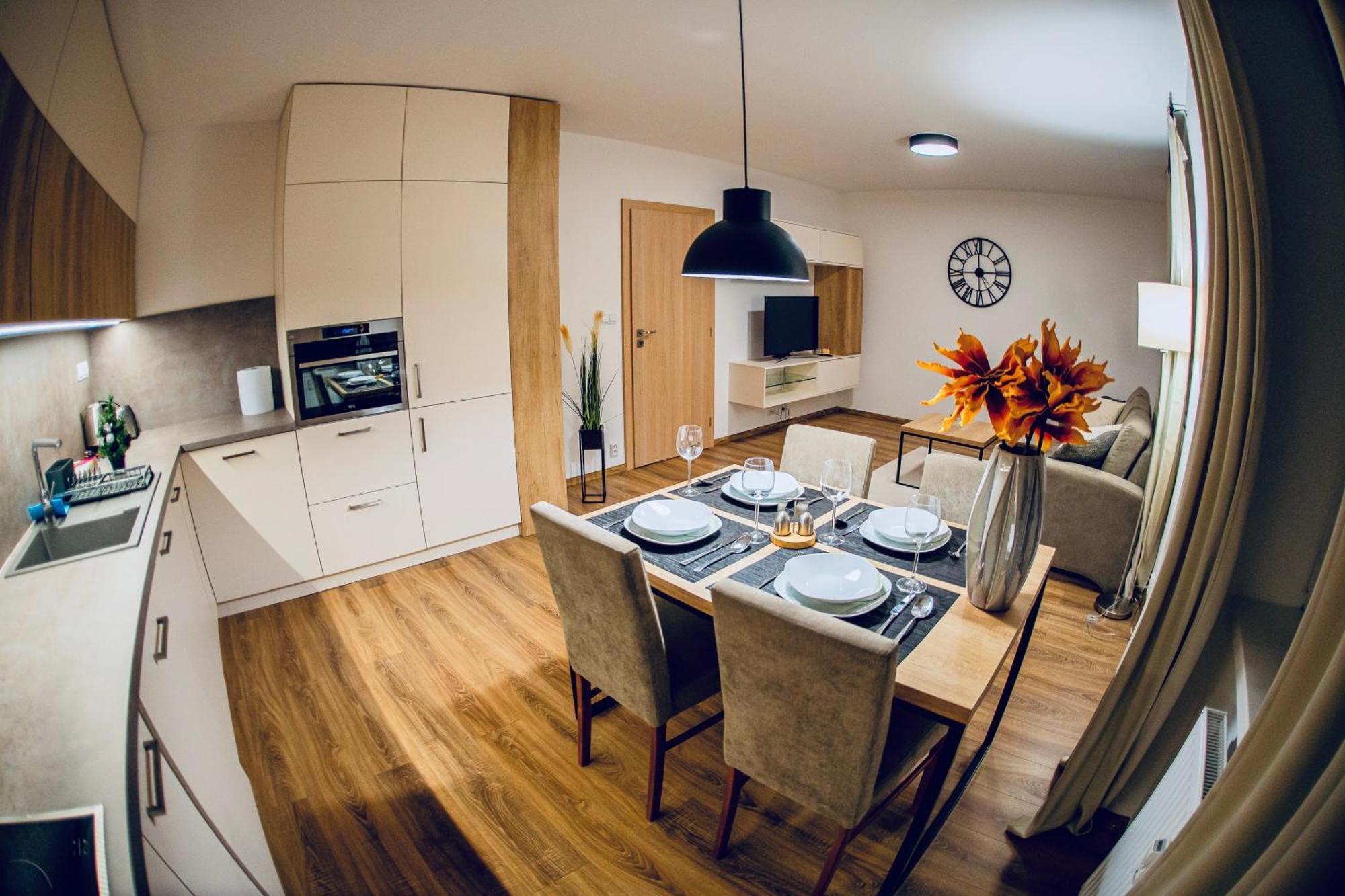 Old Town City Center Apartment 1 - Private Parking Included Кошице Екстериор снимка