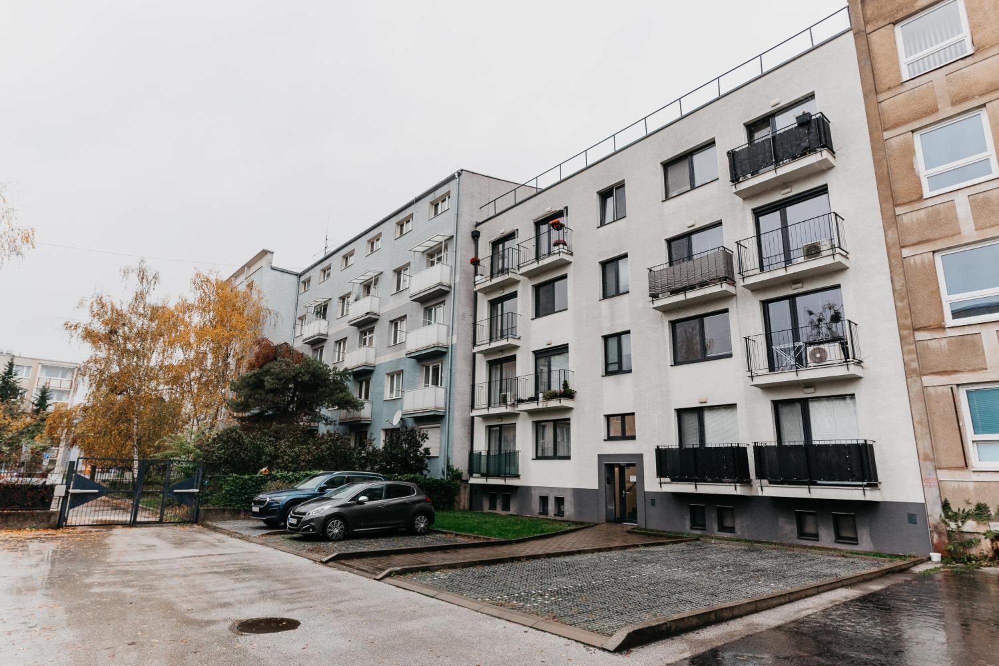 Old Town City Center Apartment 1 - Private Parking Included Кошице Екстериор снимка